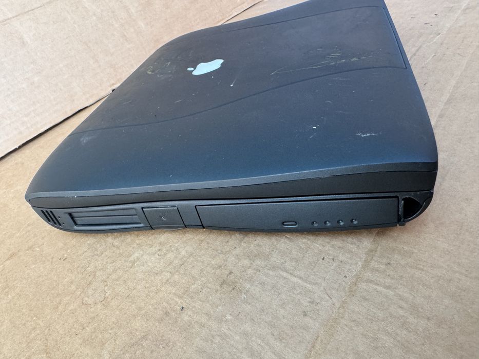 Ретро лаптоп Apple Macintosh PowerBook G3