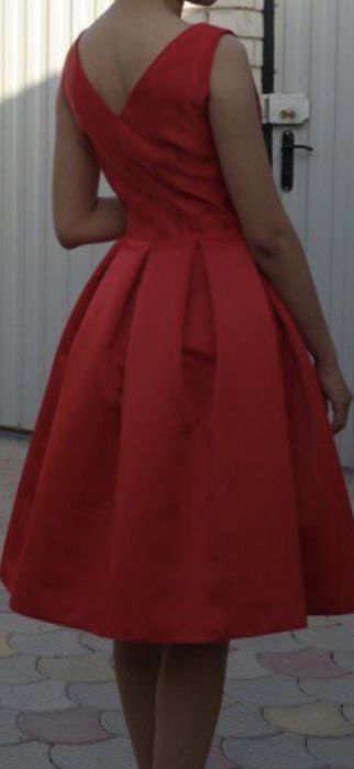 Продам красное вечернее платье