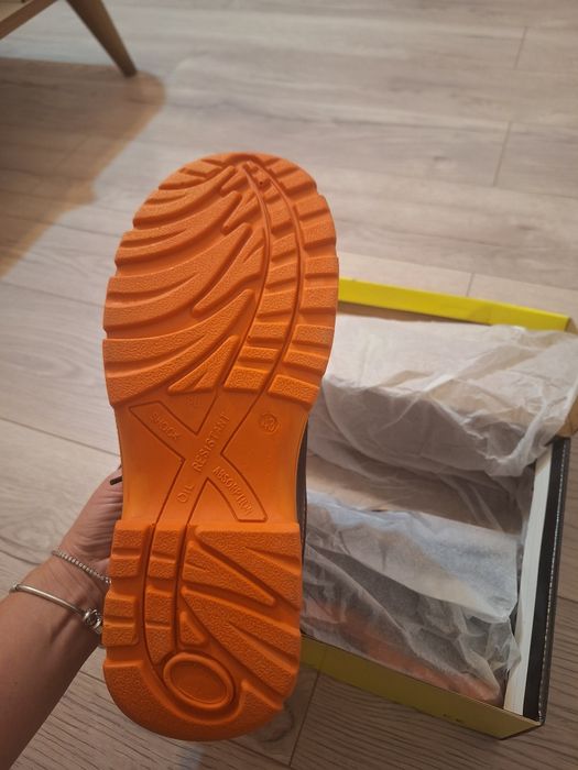 Bocanci protecție,noi,cu eticheta,nr 43