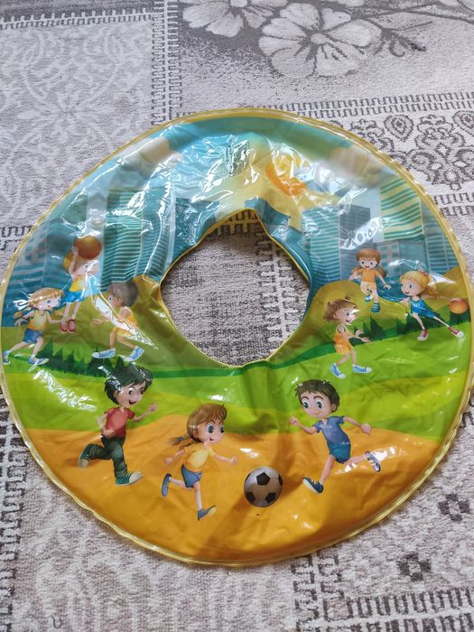 Надувной круг, баллоны для плавания в бассейне