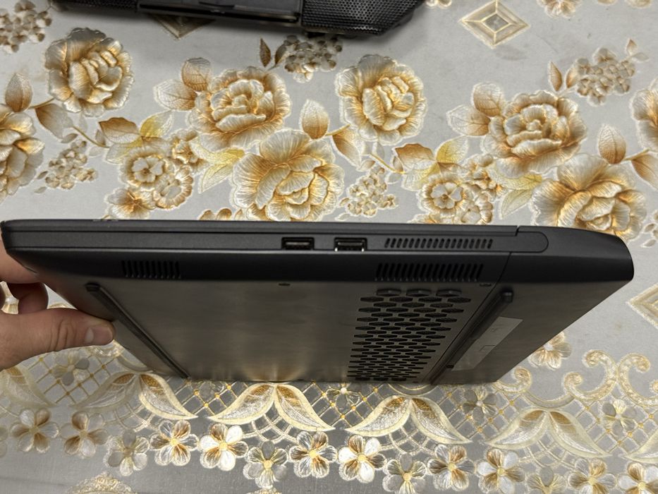 Alienware M15 R7 2022 - A’lo holatda! Sovutgichli RGB podstavka sovg’a