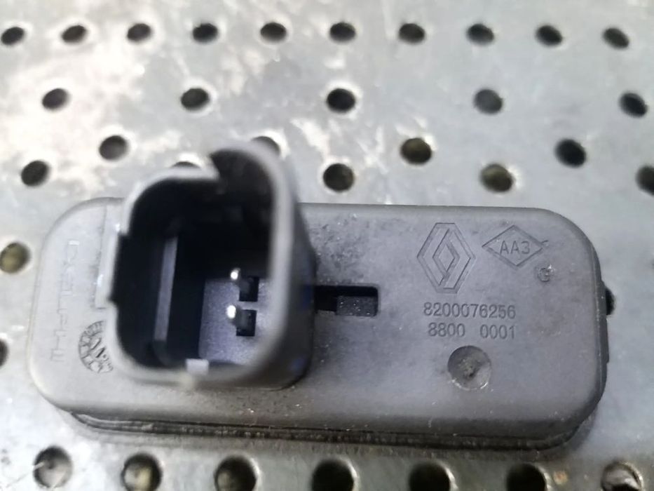 Switch deschidere haion renault megane 3 8200076256 88000001