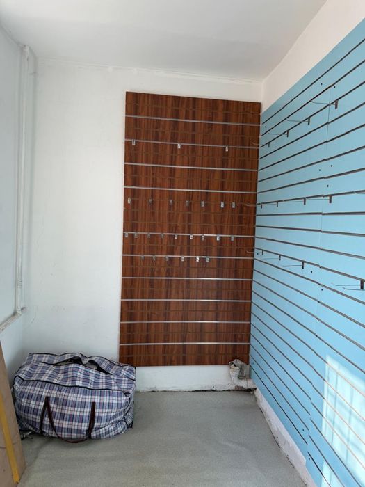 Продам стеллаж для аксессуаров не дорого
