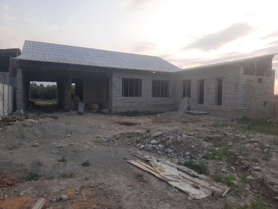 Уй сотилади Тожик муйон выкуп га хам иложи бор