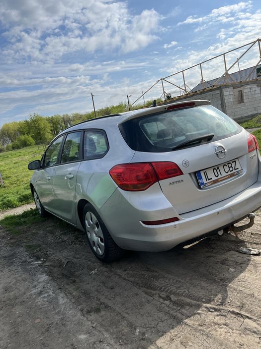 De vanzare opel astra j 2011