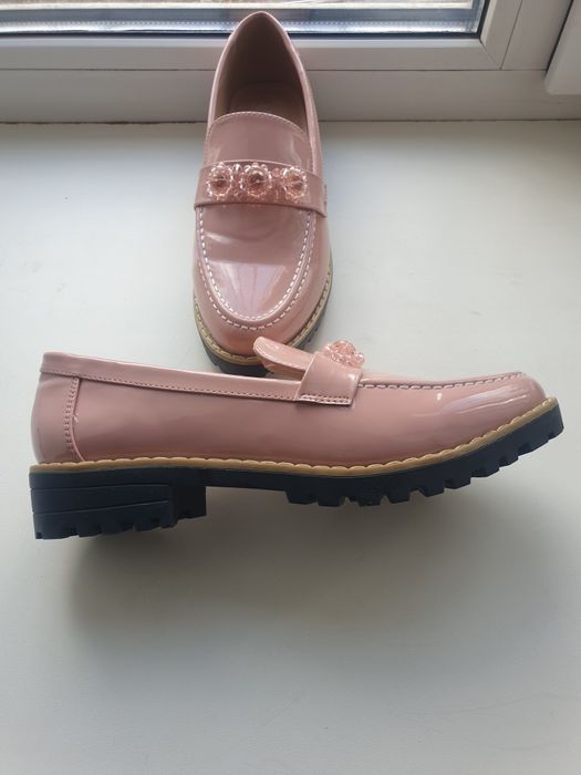 Новые женские туфли