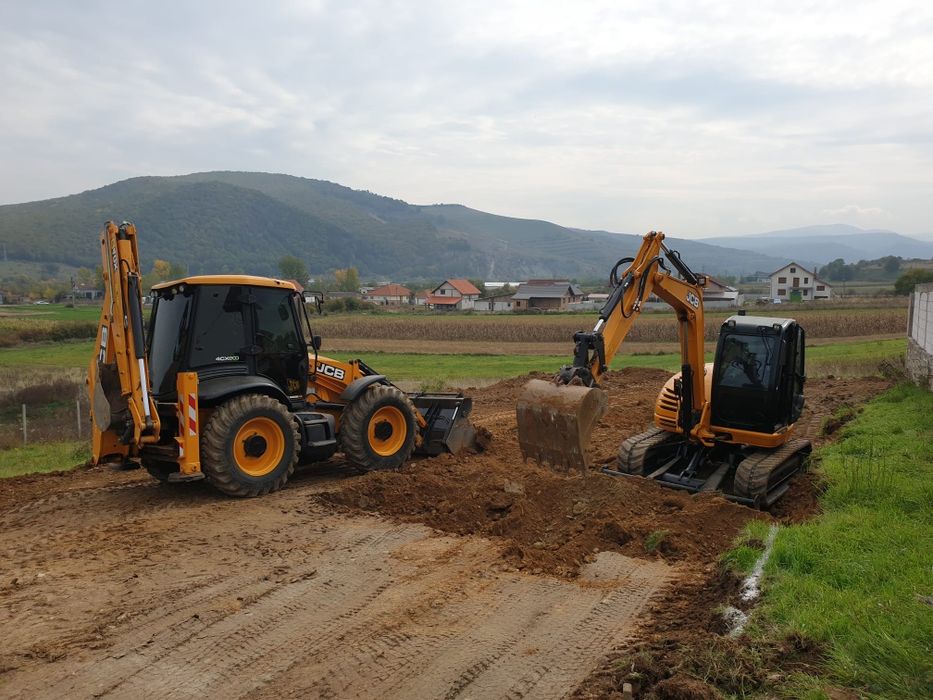 Închiriez Buldoexcavator