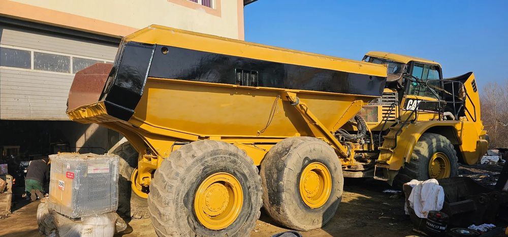 Caterpillar CAT 735 Dumper