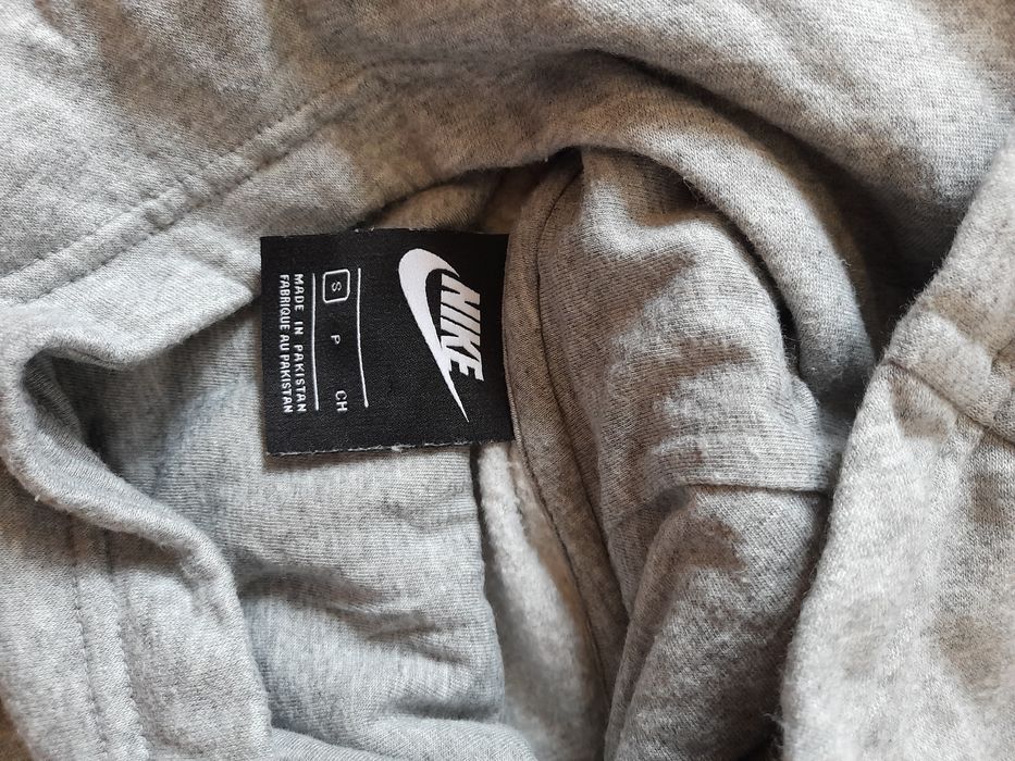 Nike дамски Суичъри S- M размер 2броя.