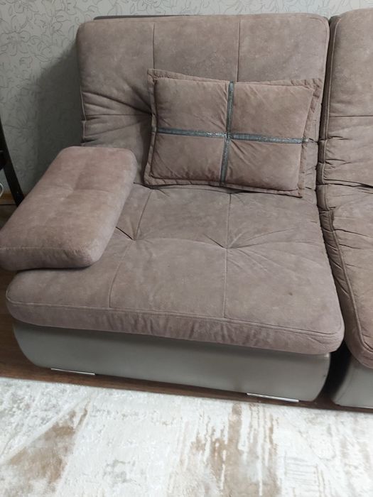 Продаю модульный диван для гостиной