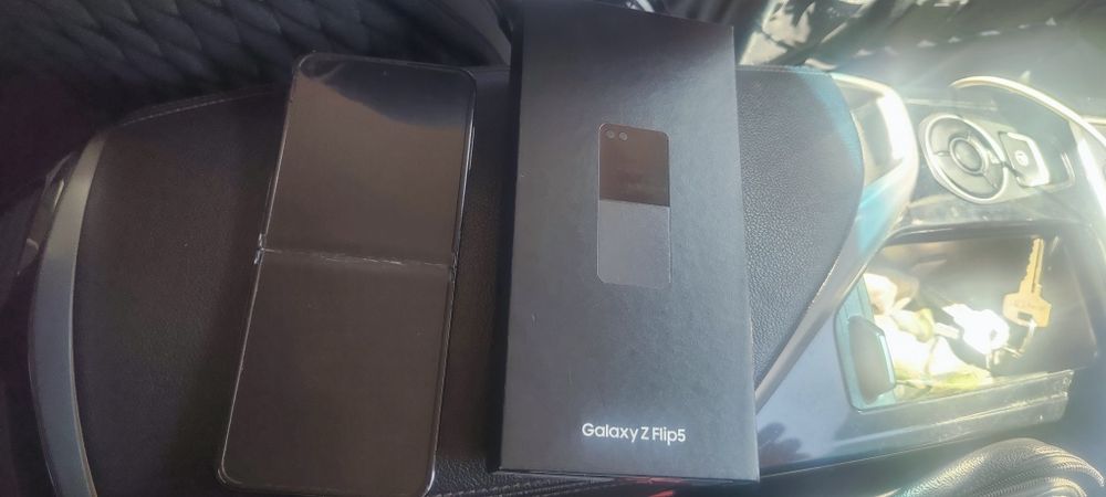 Самсунг CalaxyZ Flip5