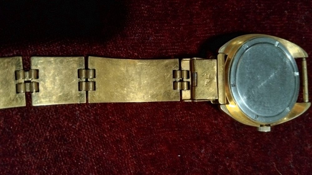 Часы Восток  позолота