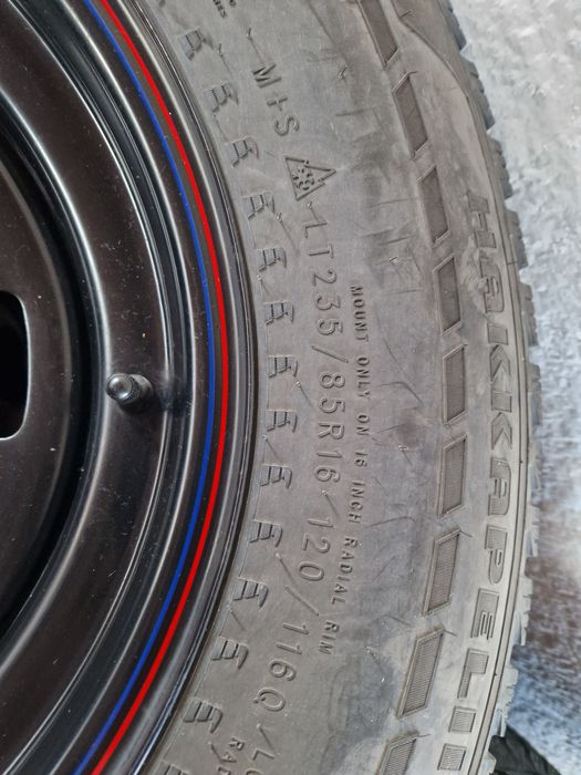 Jante + anvelope iarna 4x4 Nokian ca NOI Nissan Patrol 235/85 R16