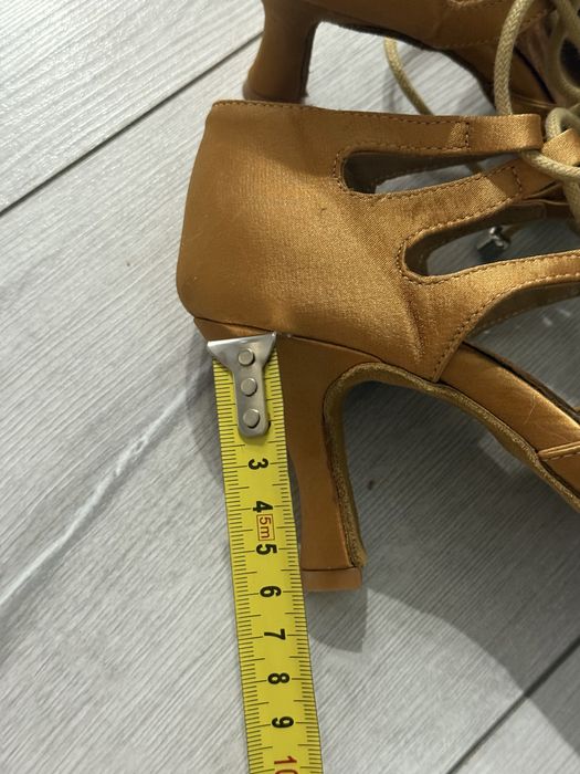 Туфли танцевальные