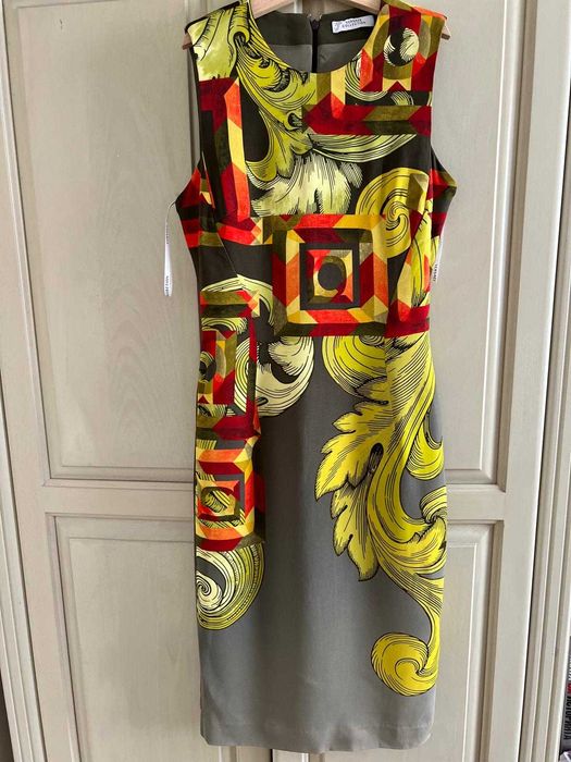 Versace нова оригинална рокля, 36 размер