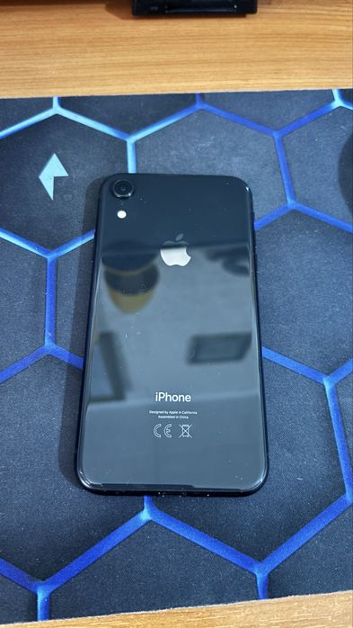 Продам IPhone XR 64 бу