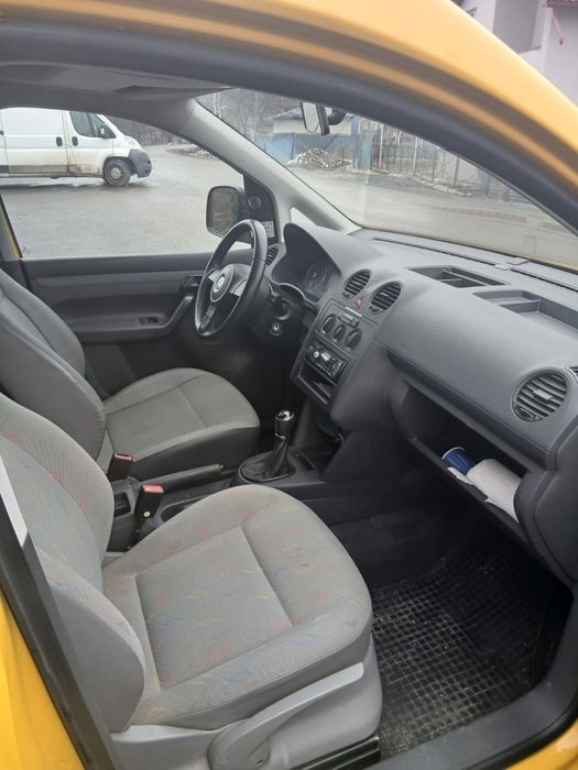 Se vinde Caddy an 2012