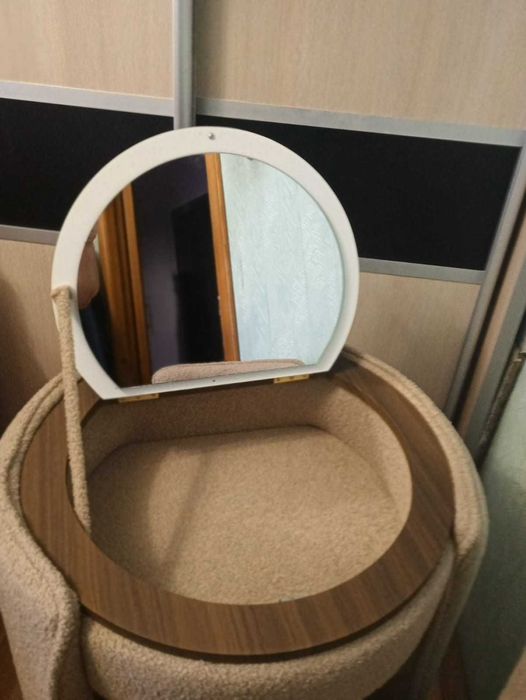 Косметический столик