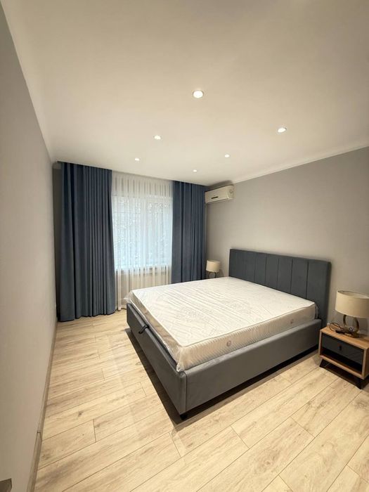 Продается 4/2/4 на Ойбек V1102