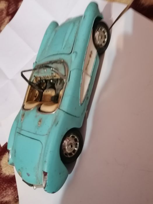 Стара лека колата шевролет