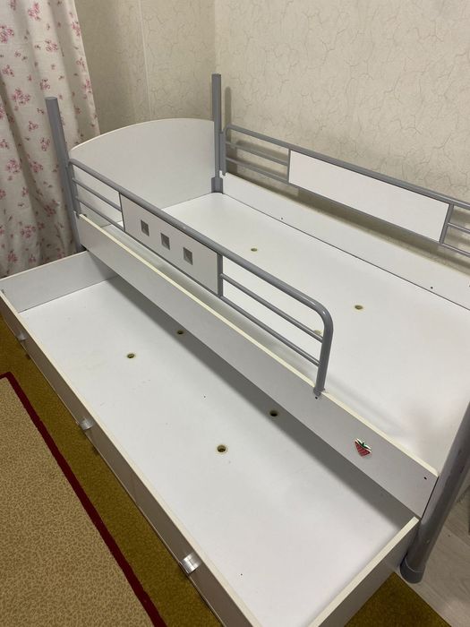 Кровать детскаая