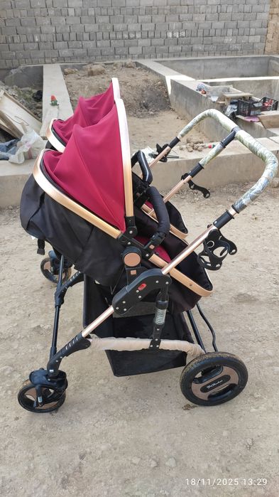 Egizaklar uchun ajoyib aravacha