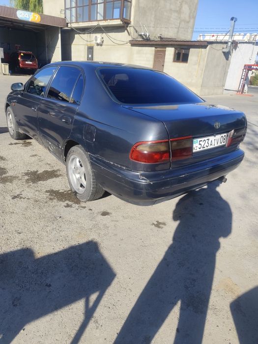 Тойота Карина е продается!!!
