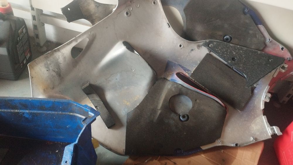 Dezmembrez Suzuki Gsxr 1300 Hayabusa model 1999-2007