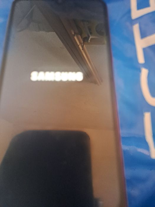 Срочно продам телефон