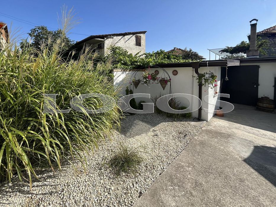 Продава се Къща в с. Тополи, Област Варна - 184 кв.м за 1903 €/кв.м - Снимка #2