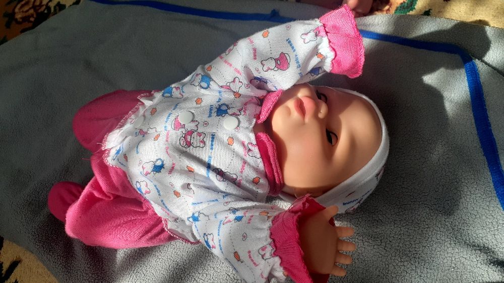 пподаются  кукла