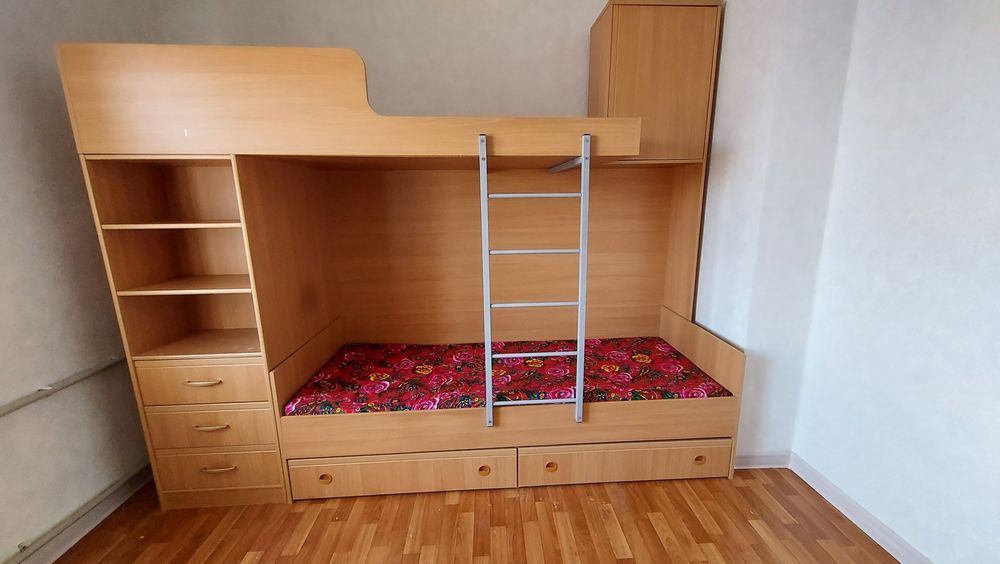 Двухярусная кровать