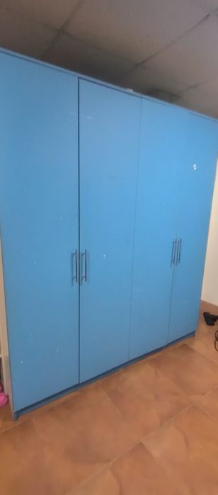 Шкаф 2 секции в хорошем состоянии