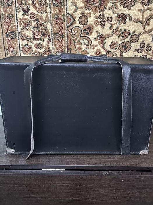 Швейная машина  .