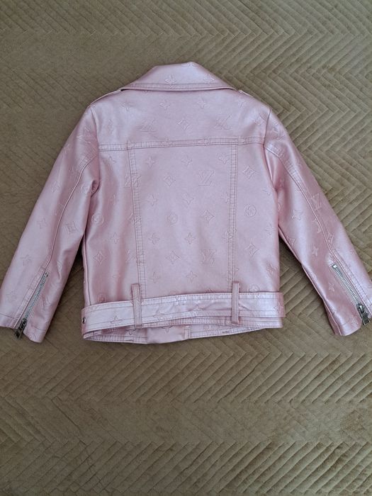 Продам детскую куртку для девочки