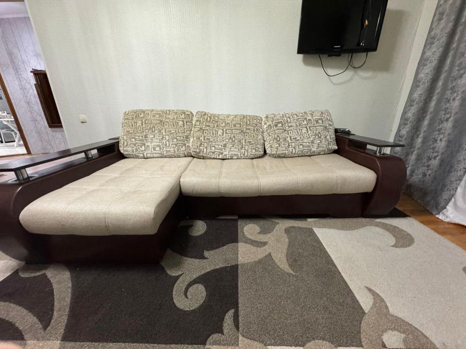 Продам диван угловой