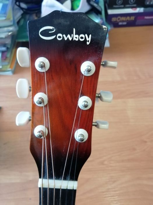 Гитара отличная продаю