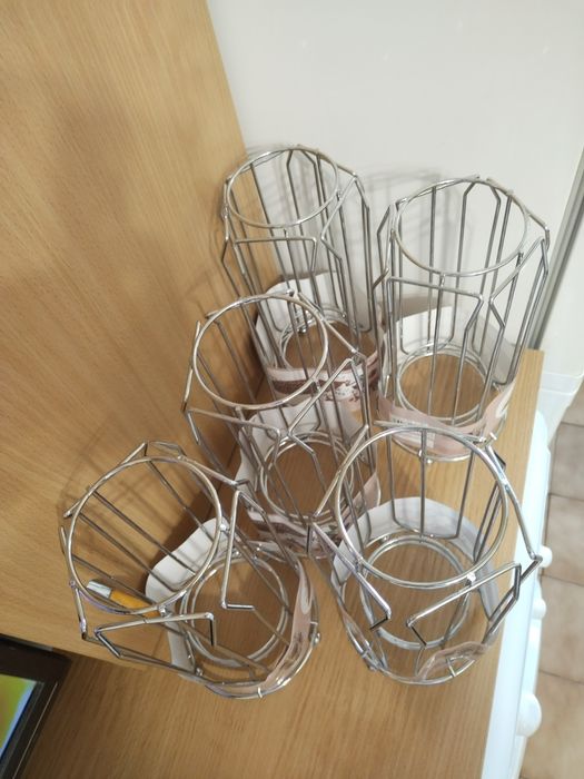 Поставки за капсули Dolce Gusto.