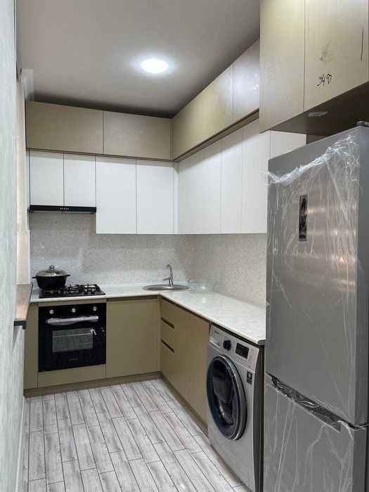 Сдается квартира в центре города возле Алайского рынка 2-й этаж 2-шка