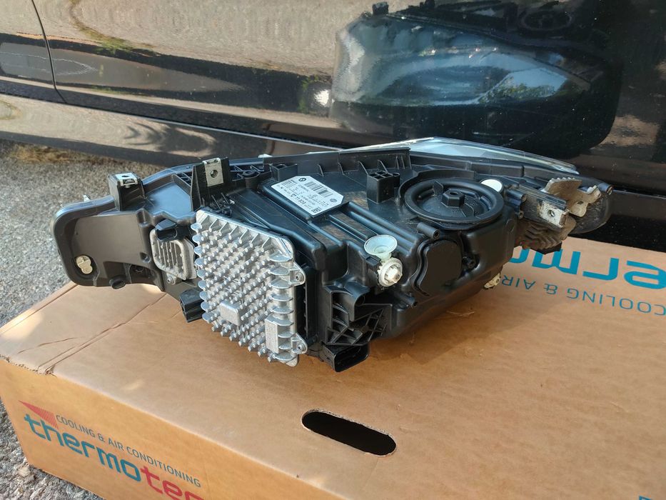 Оригинален Adaptive FULL LED десен фар за BMW f30/f31 facelift