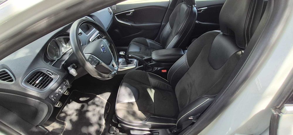 VOLVO V40 AF 2015