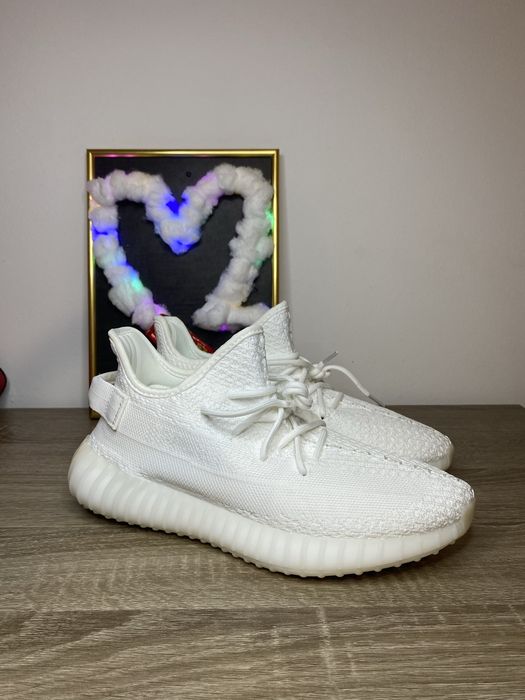 Yeezy 350v2 Triple White