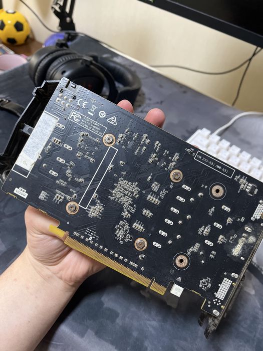 Видеокарта 1050 ti