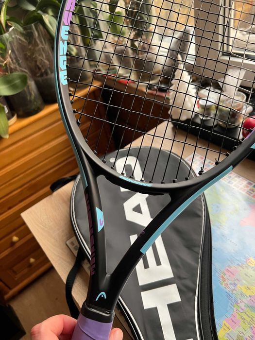 Чисто нова тенис ракета HEAD Challenge Lite,калъф,3 нови топки Artengo