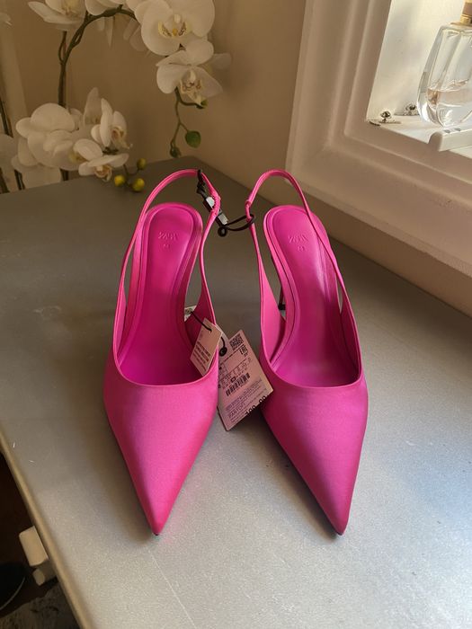 Pantofi din satin siclam Zara