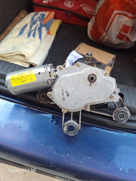 Машинка за задна чистчка от голф 4