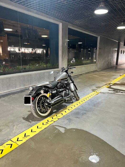 Мотоцикл Yamaha BOLT C SPEC лимитированная версия в стиле "cafe racer"