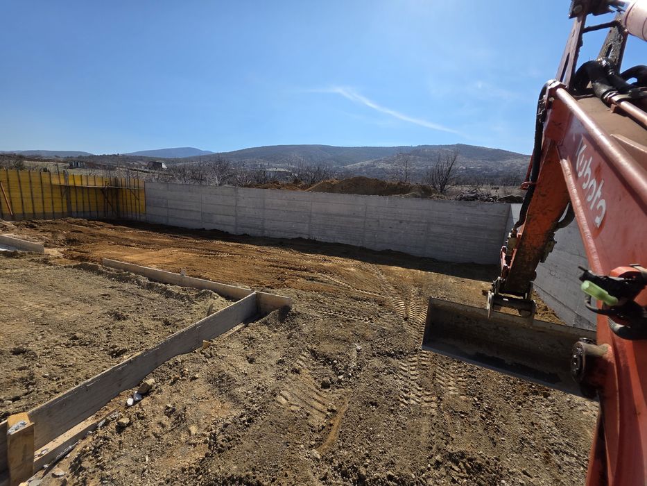 Услуги с мини багер, транспортни услуги със самосвал 3,5т