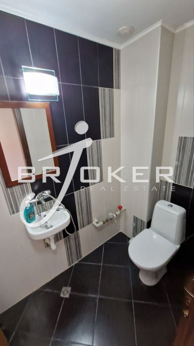 Дава се под наем Офис в Кърджали, Център - 35 кв.м за 214.2 € - Снимка #4