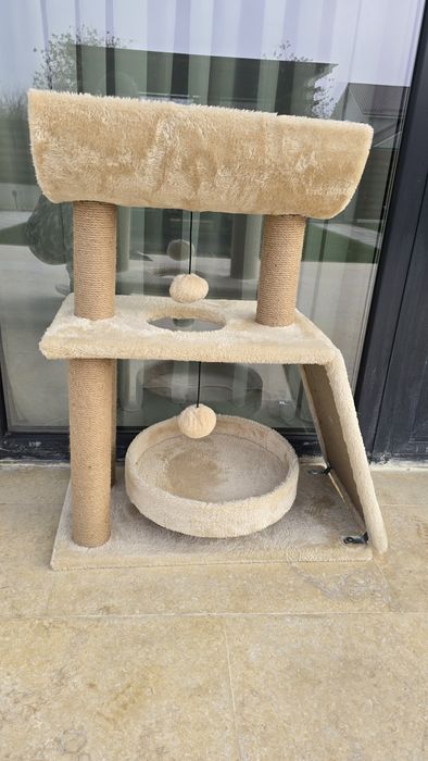 Căsuță de  pisici